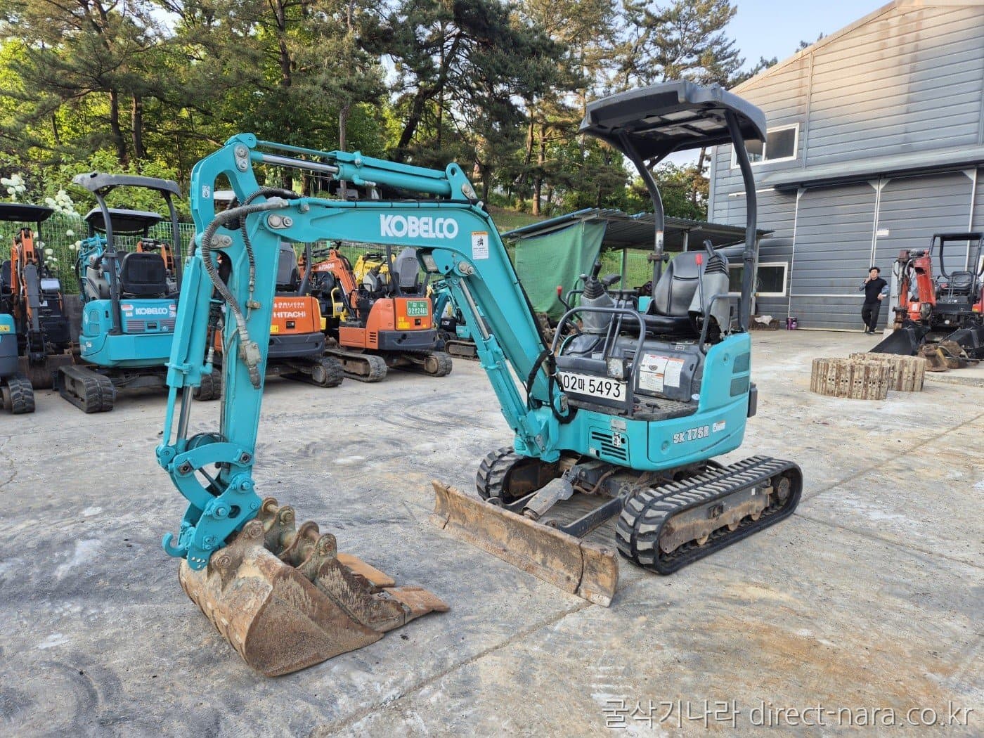Kobelco SK17