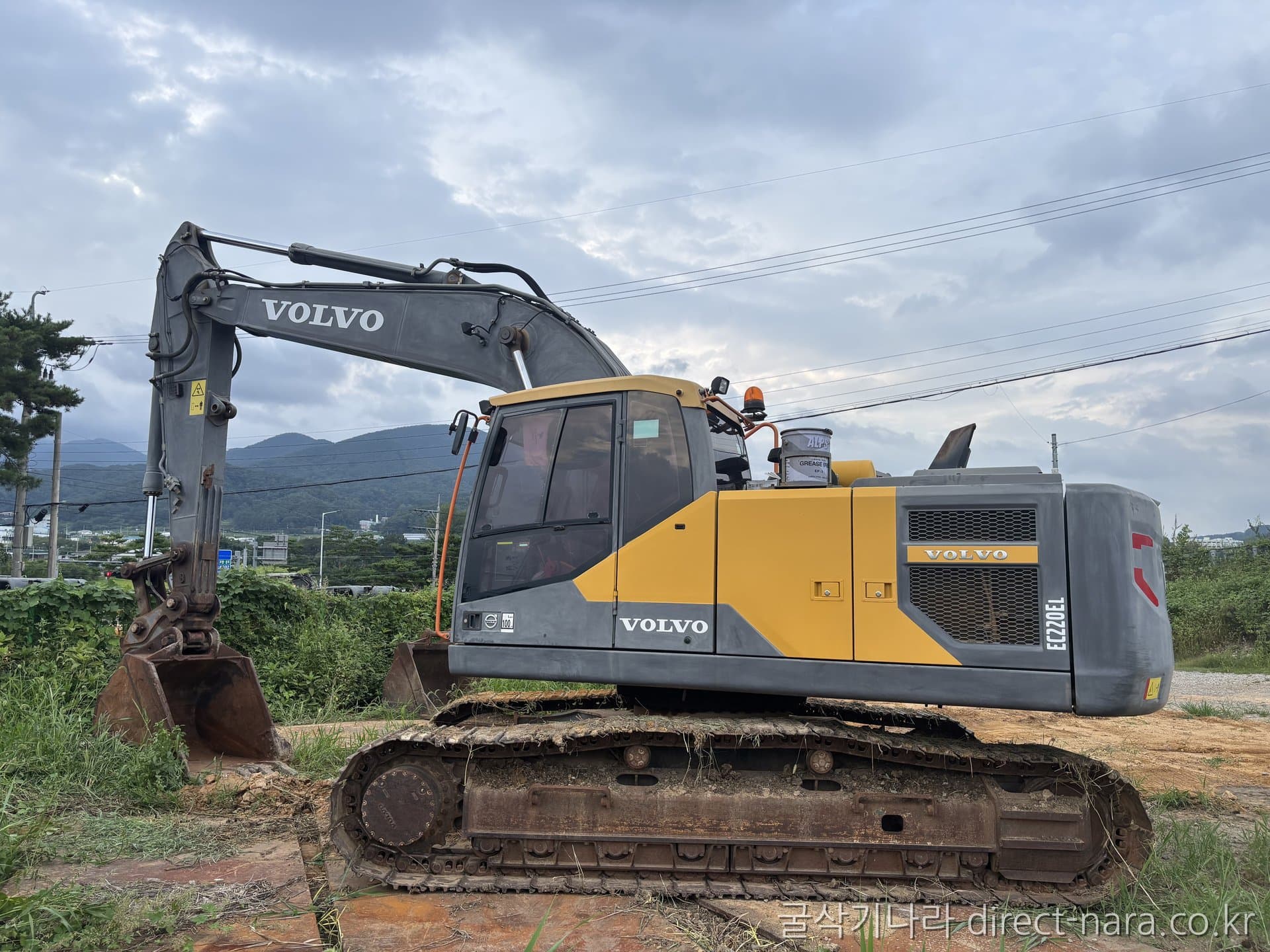 Volvo EC220E
