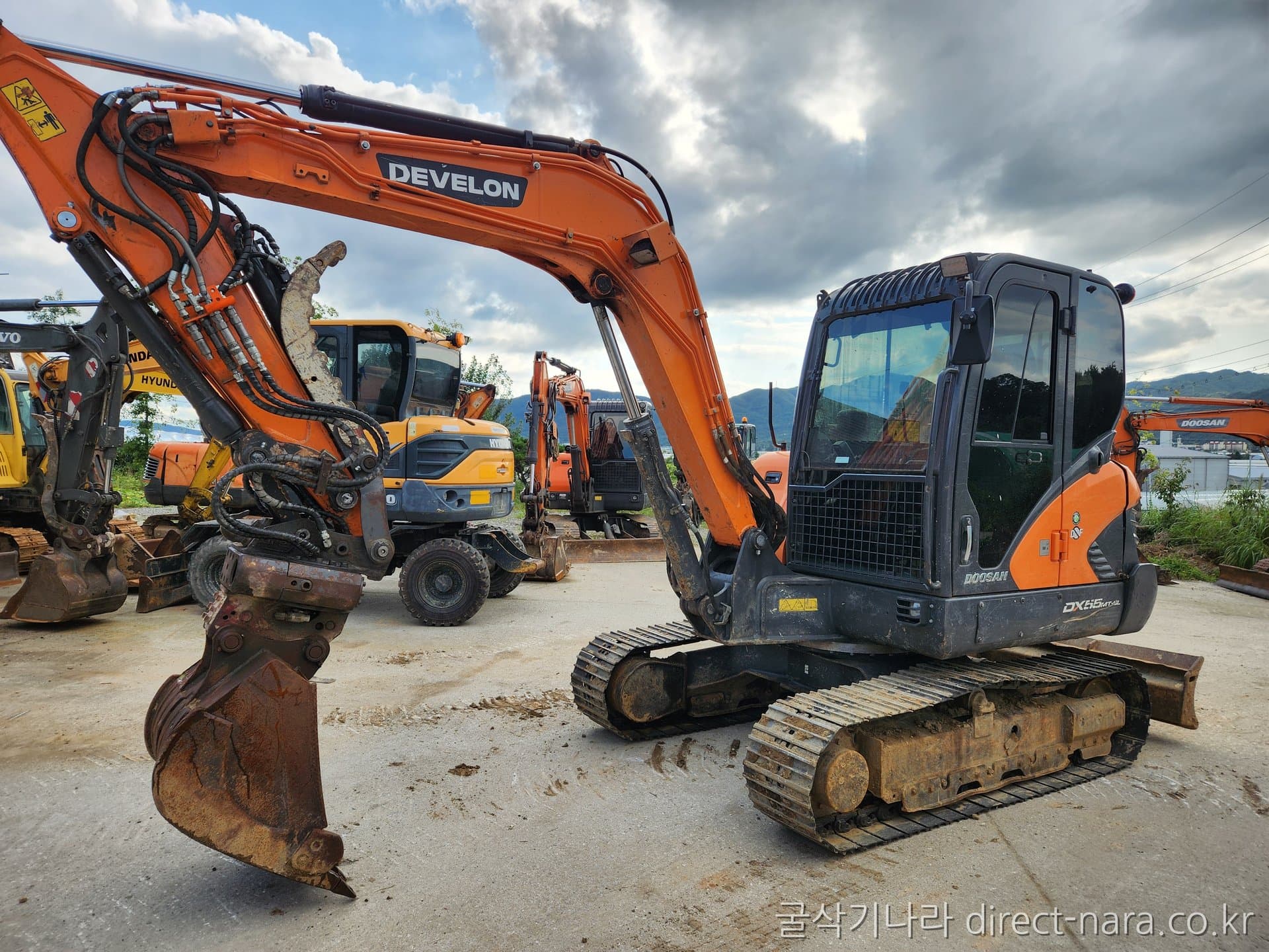 Doosan (Develon) DX55