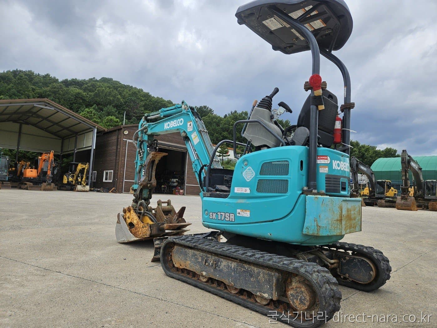 Kobelco SK17