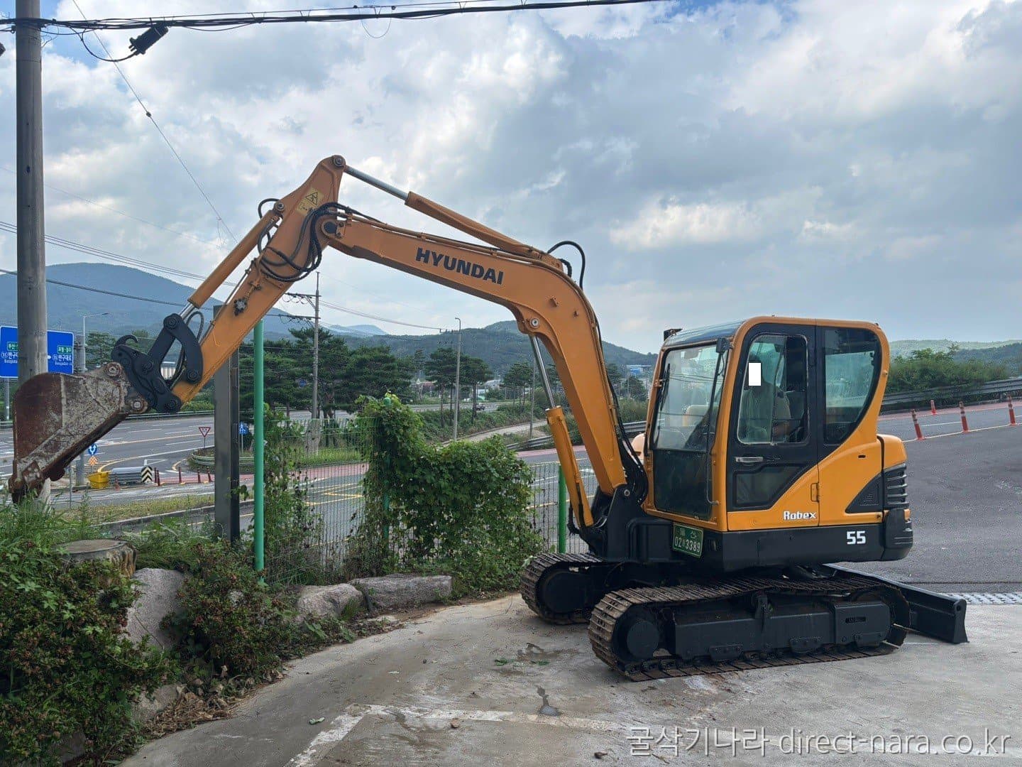 HD Hyundai R55