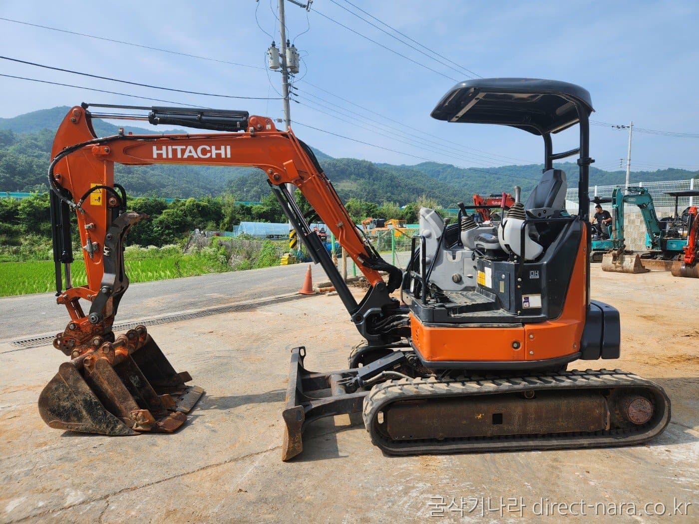 Hitachi ZX35