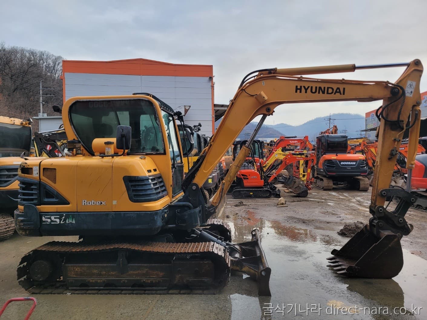 HD Hyundai R55
