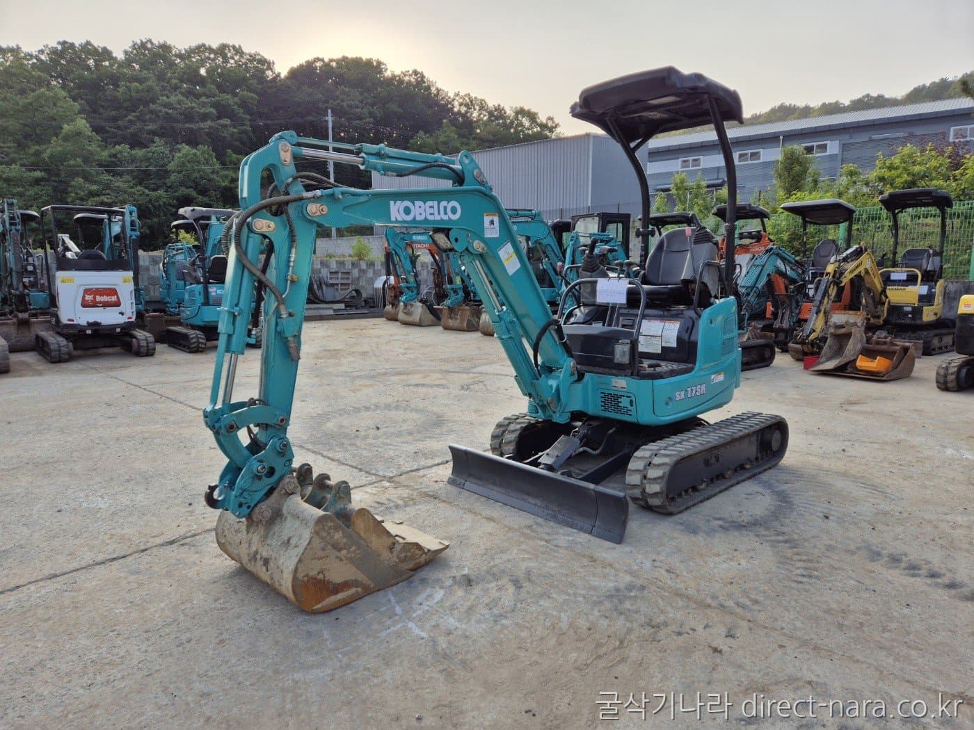 Kobelco SK17