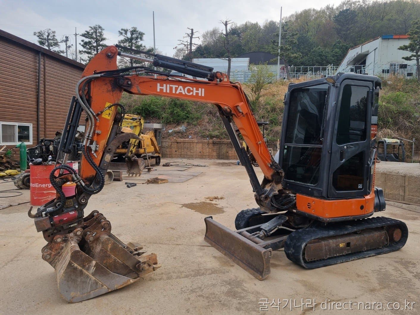 Hitachi ZX30