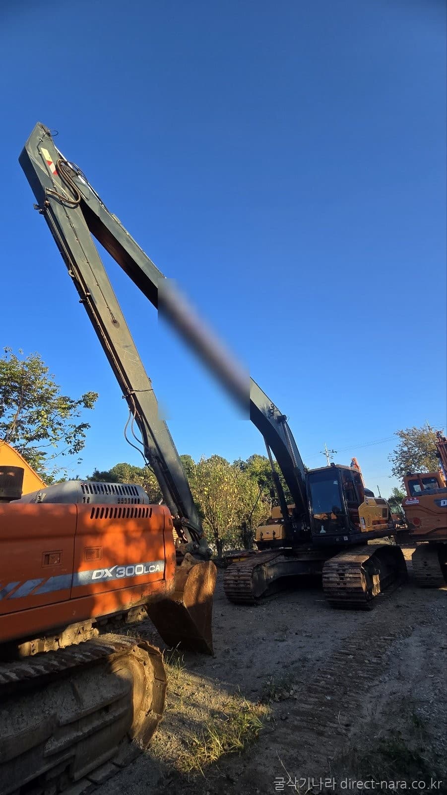 HD Hyundai HX320