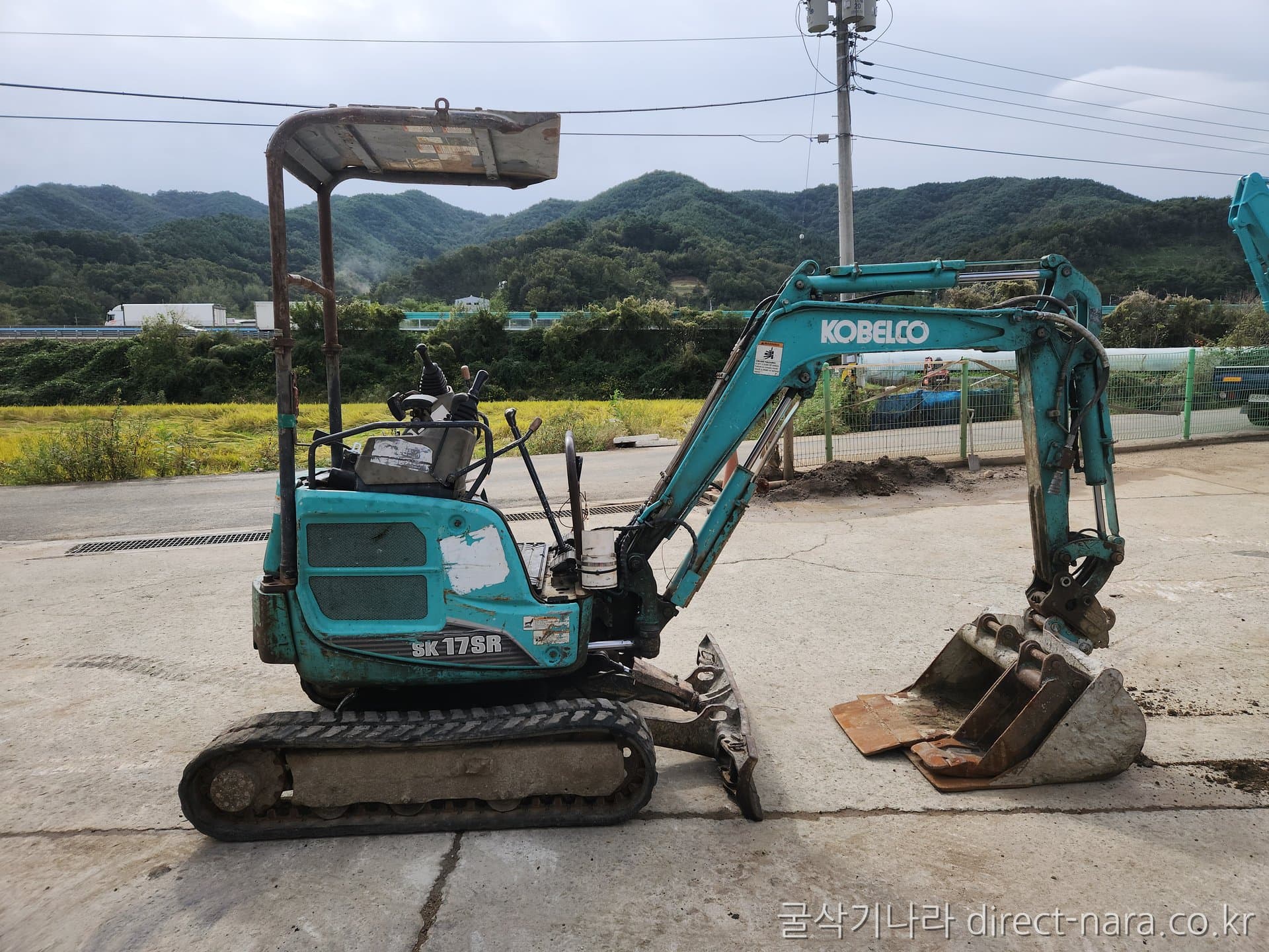 Kobelco SK17
