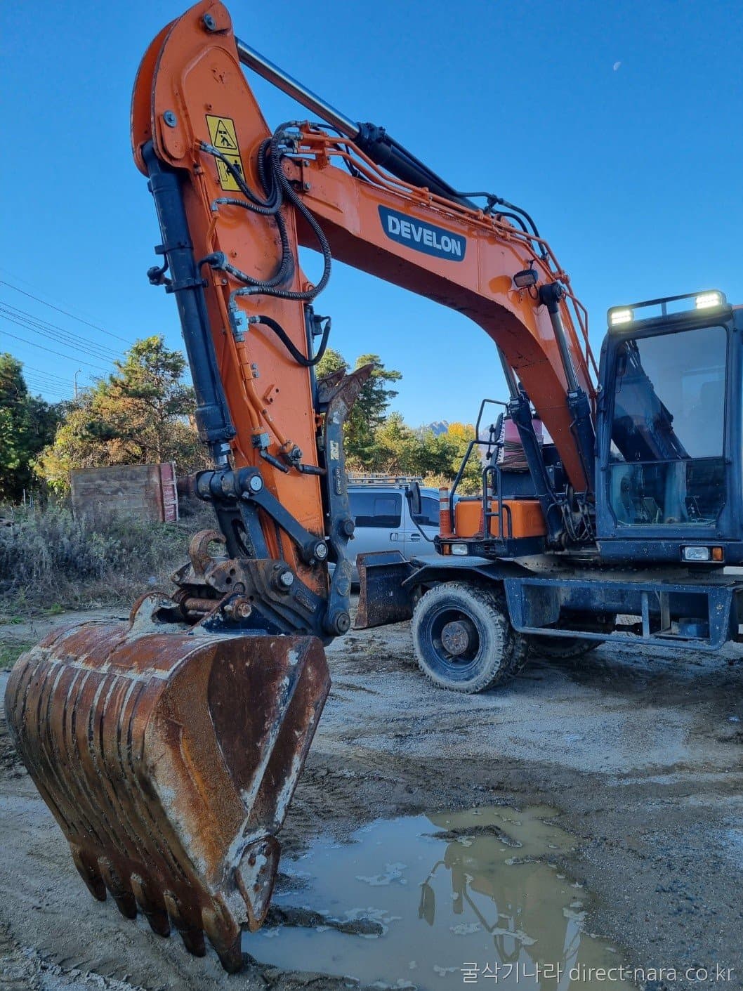 Doosan (Develon) DX140W