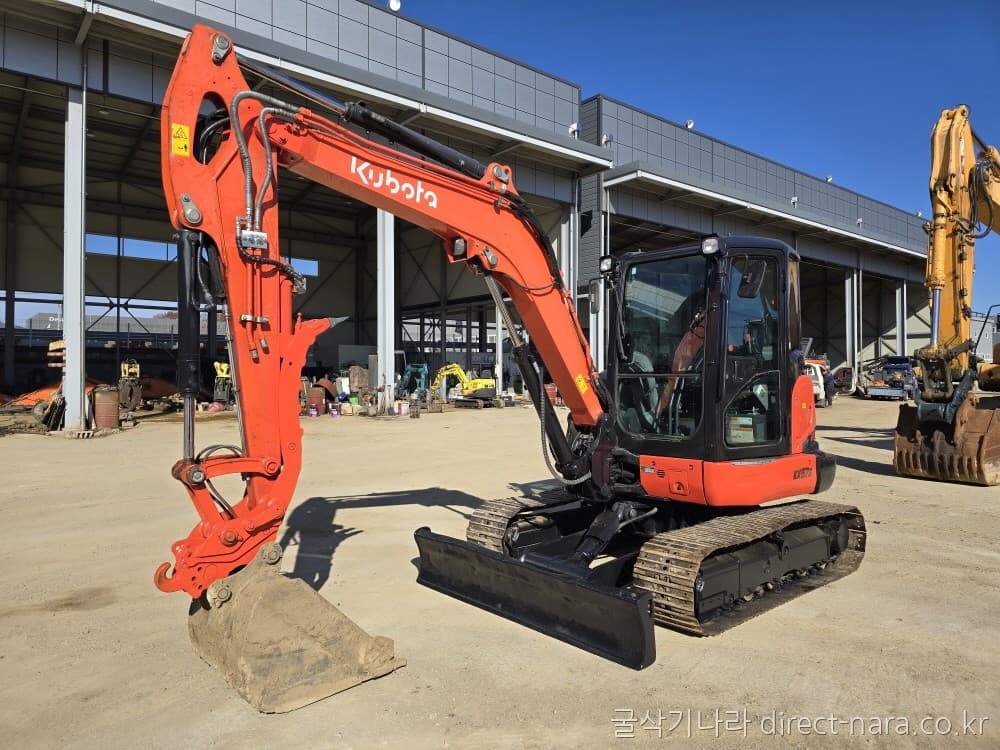 Kobelco KX57