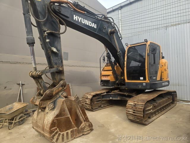 HD Hyundai HX235ACR
