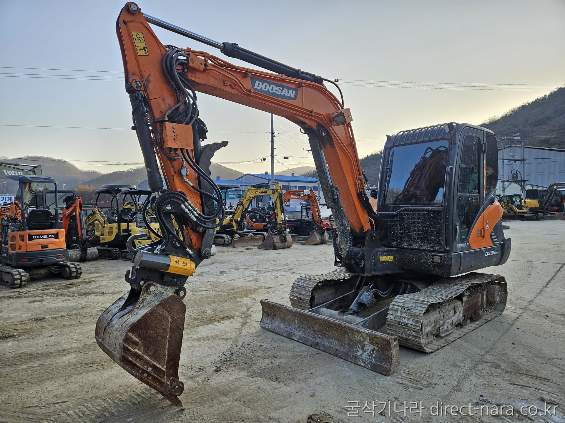 Doosan (Develon) DX55MT