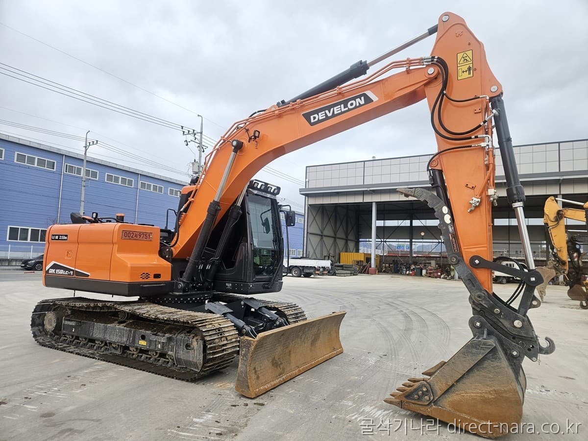 Doosan (Develon) DX150LC