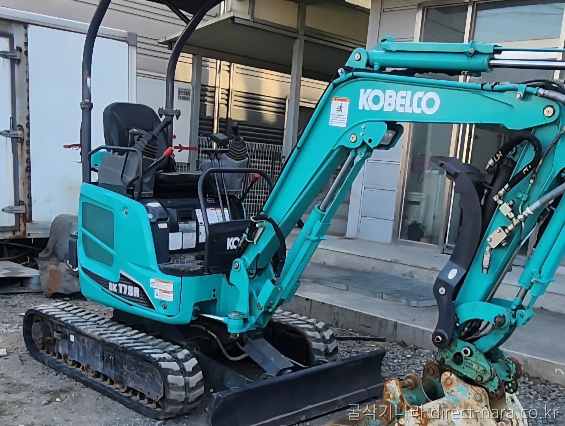 Kobelco SK17SR