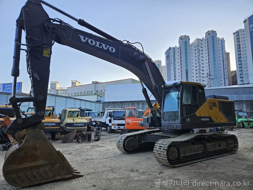 Volvo EC300E