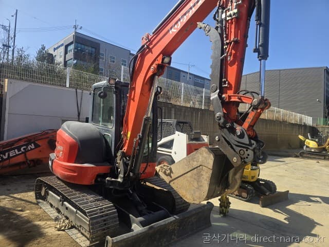Kobelco KX57S