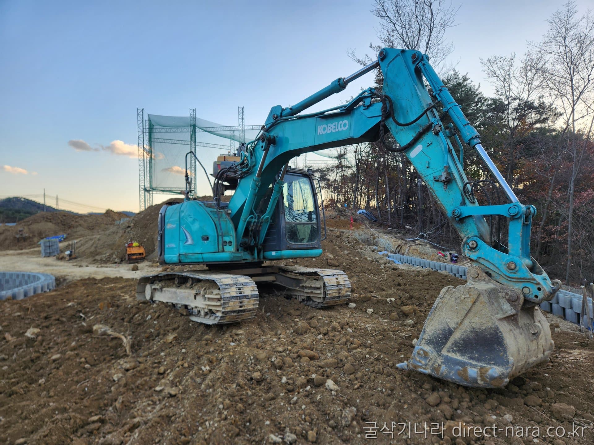Kobelco SK140