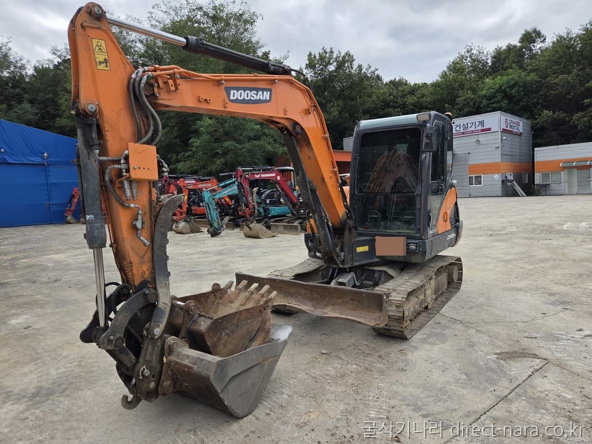 Doosan (Develon) DX55