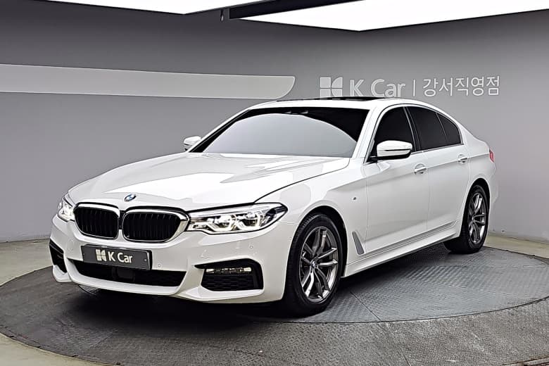 BMW 5-Series (G30), 2017