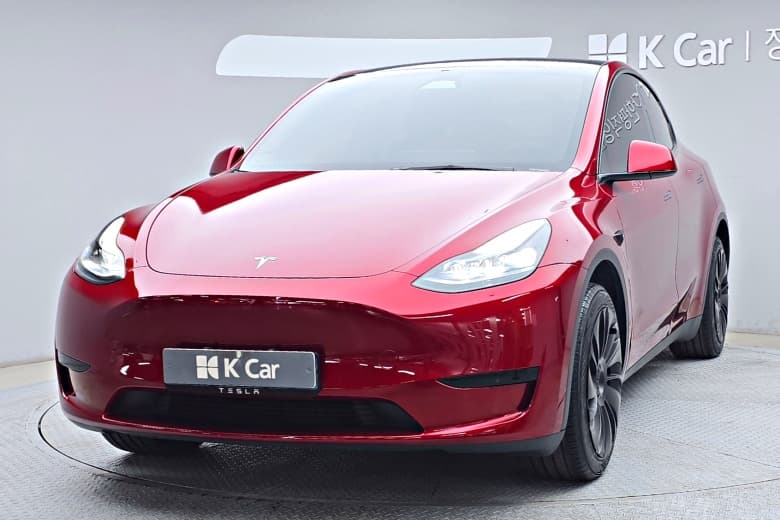 Tesla Model Y, 2024