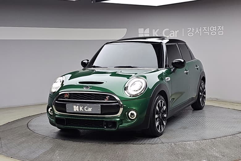Mini Cooper (3 Gen) 5-Door, 2020