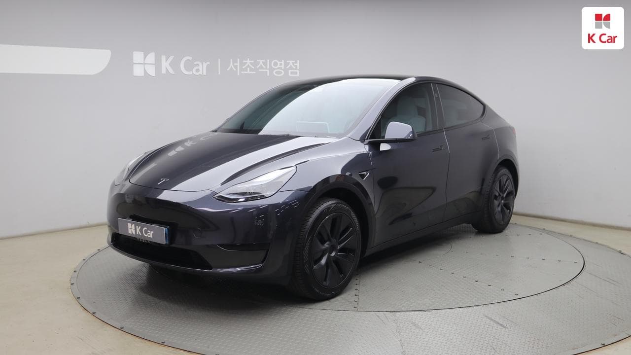 Tesla Model Y, 2024