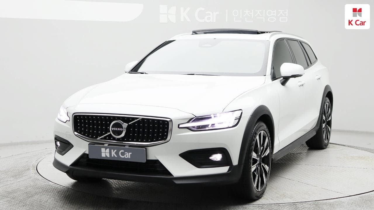 Volvo V60 Cross Country 2 Gen, 2025