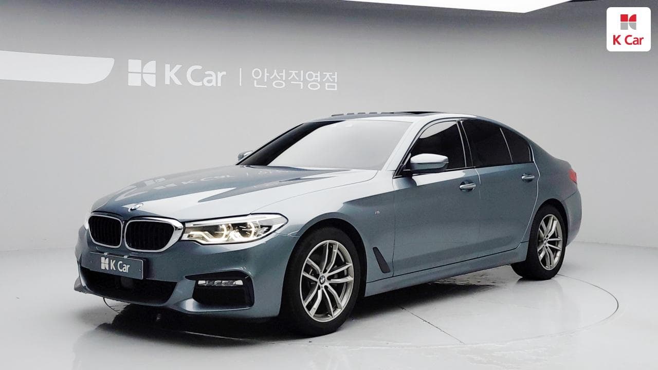 BMW 5-Series (G30), 2017