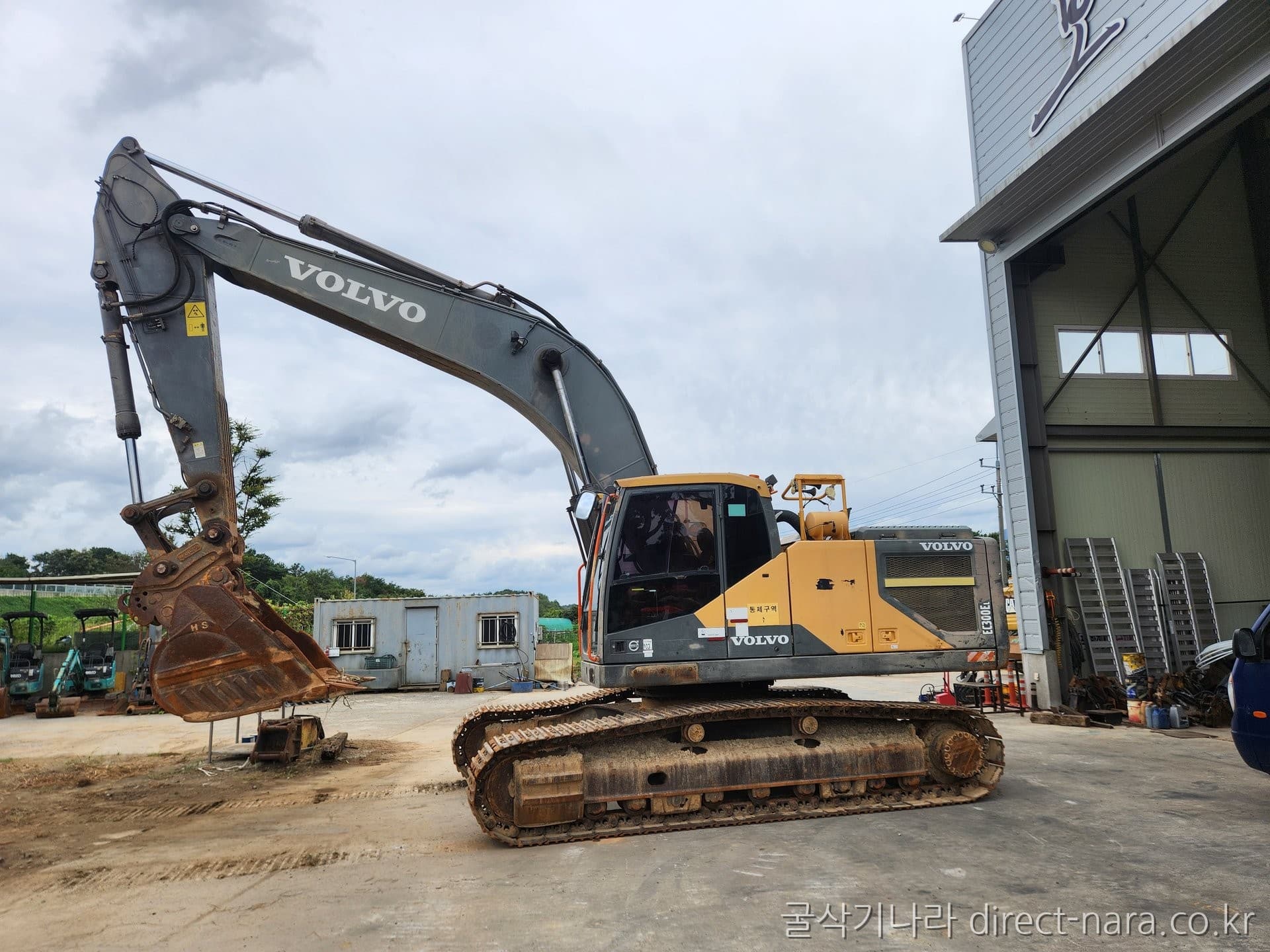 Volvo EC300