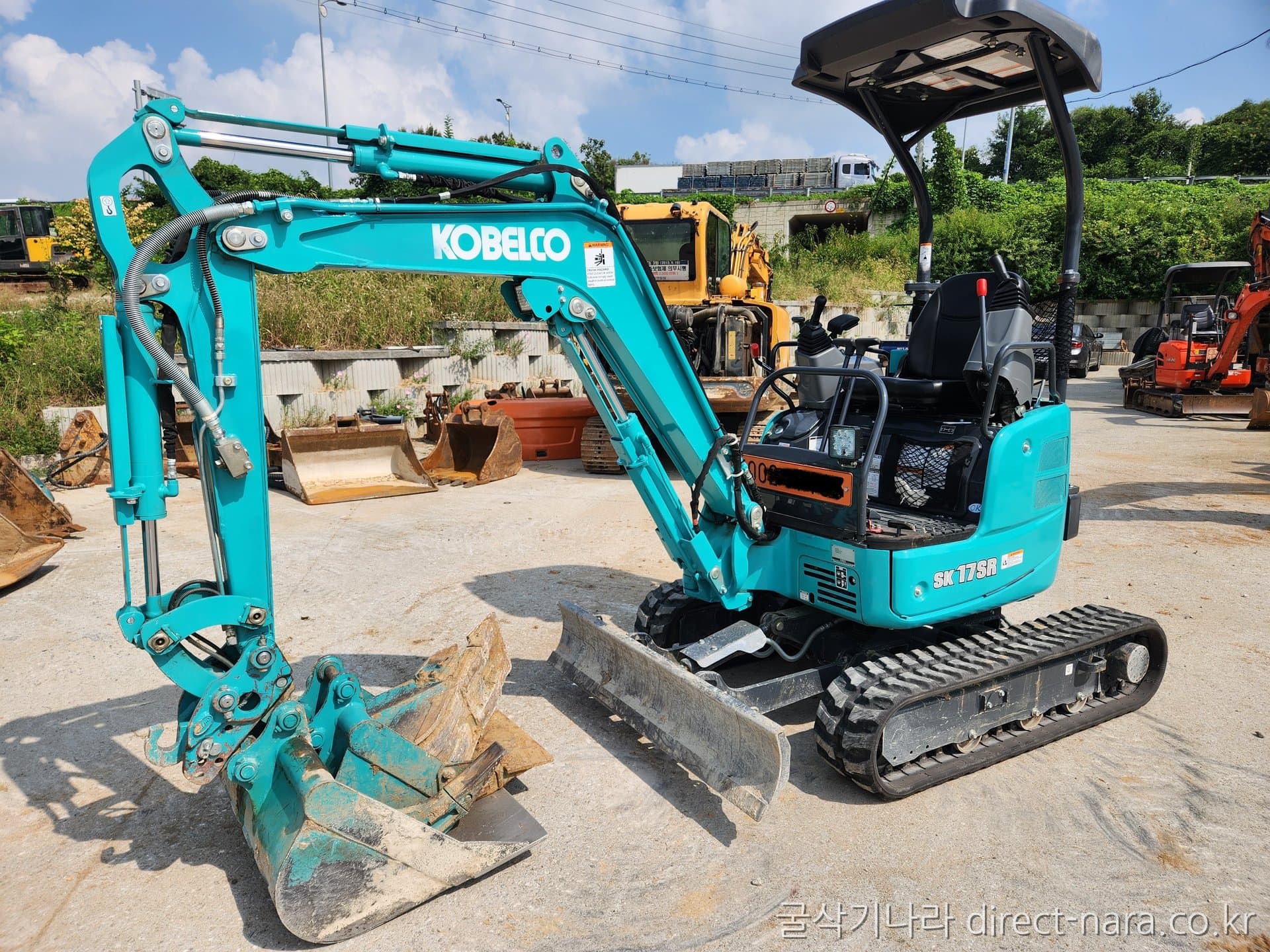 Kobelco SK017