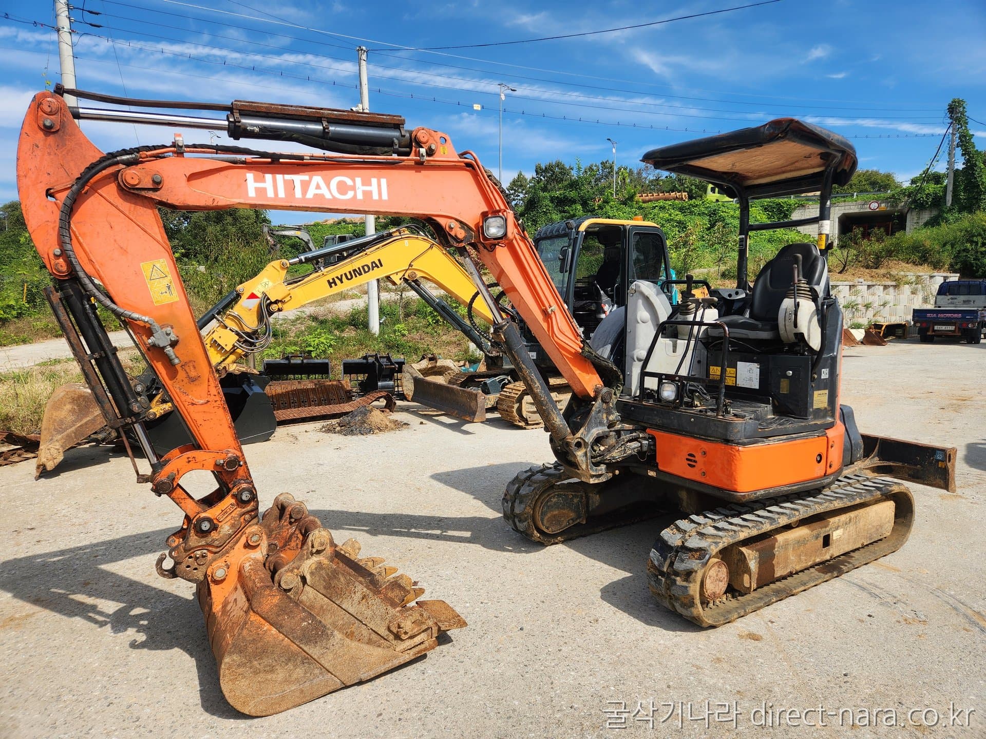 Hitachi ZX35