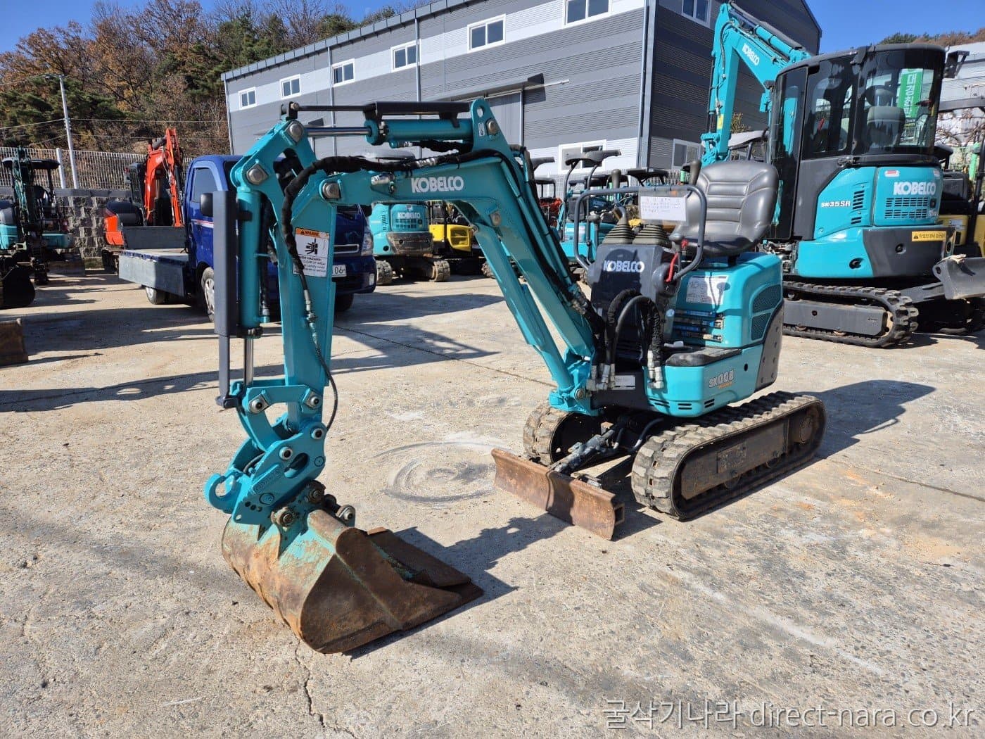 Kobelco SK008