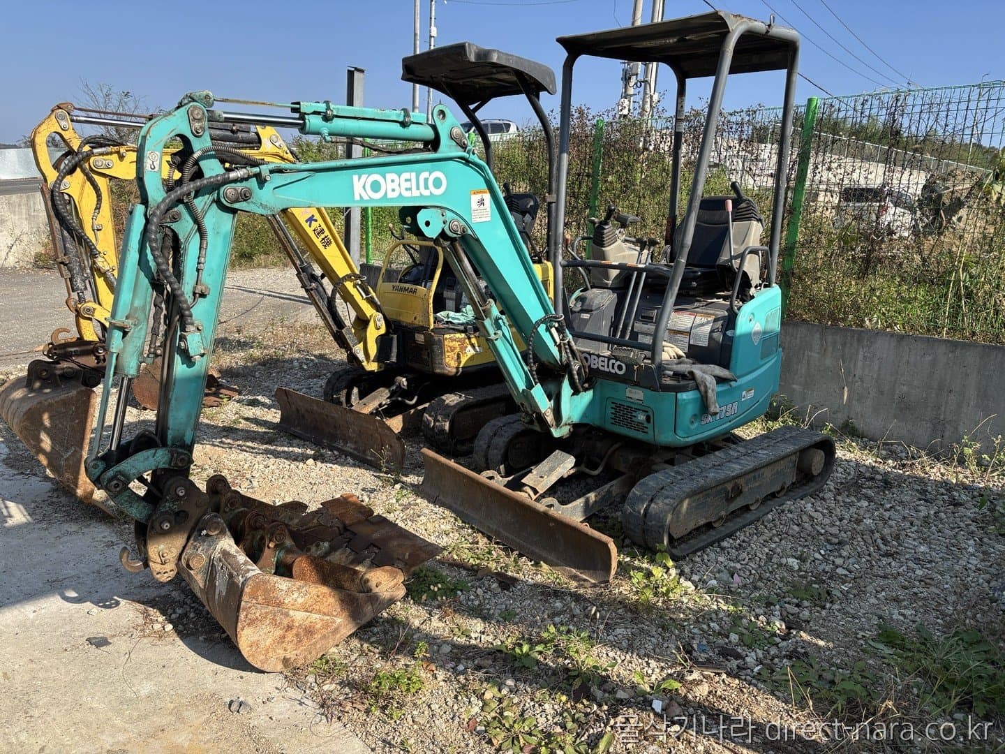 Kobelco SK17