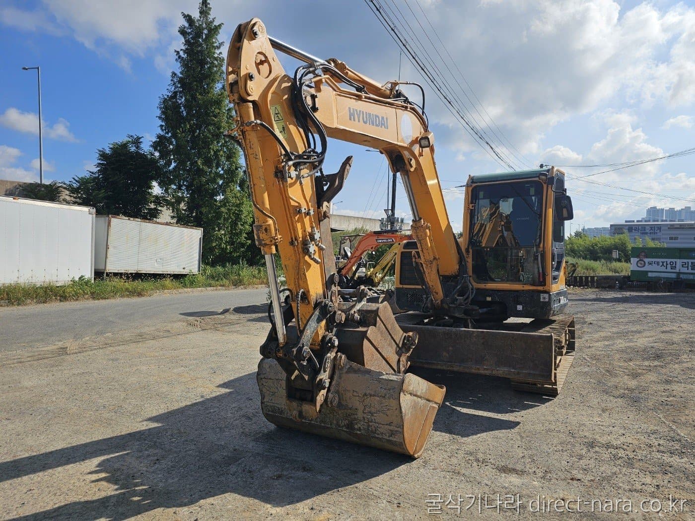 HD Hyundai R80