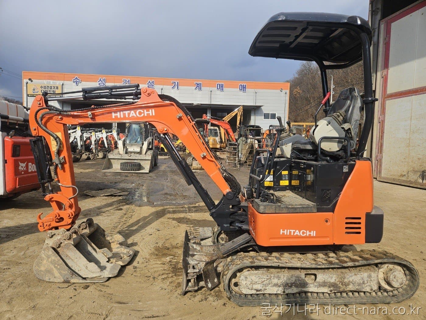Hitachi ZX17