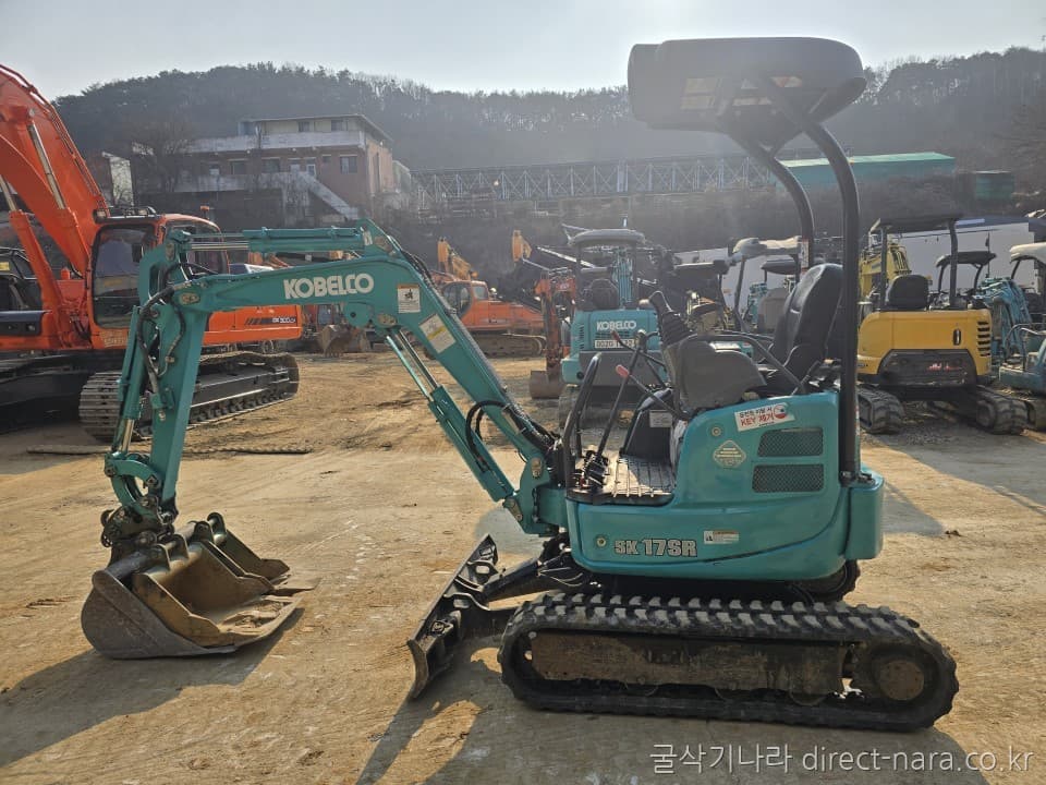 Kobelco SK17