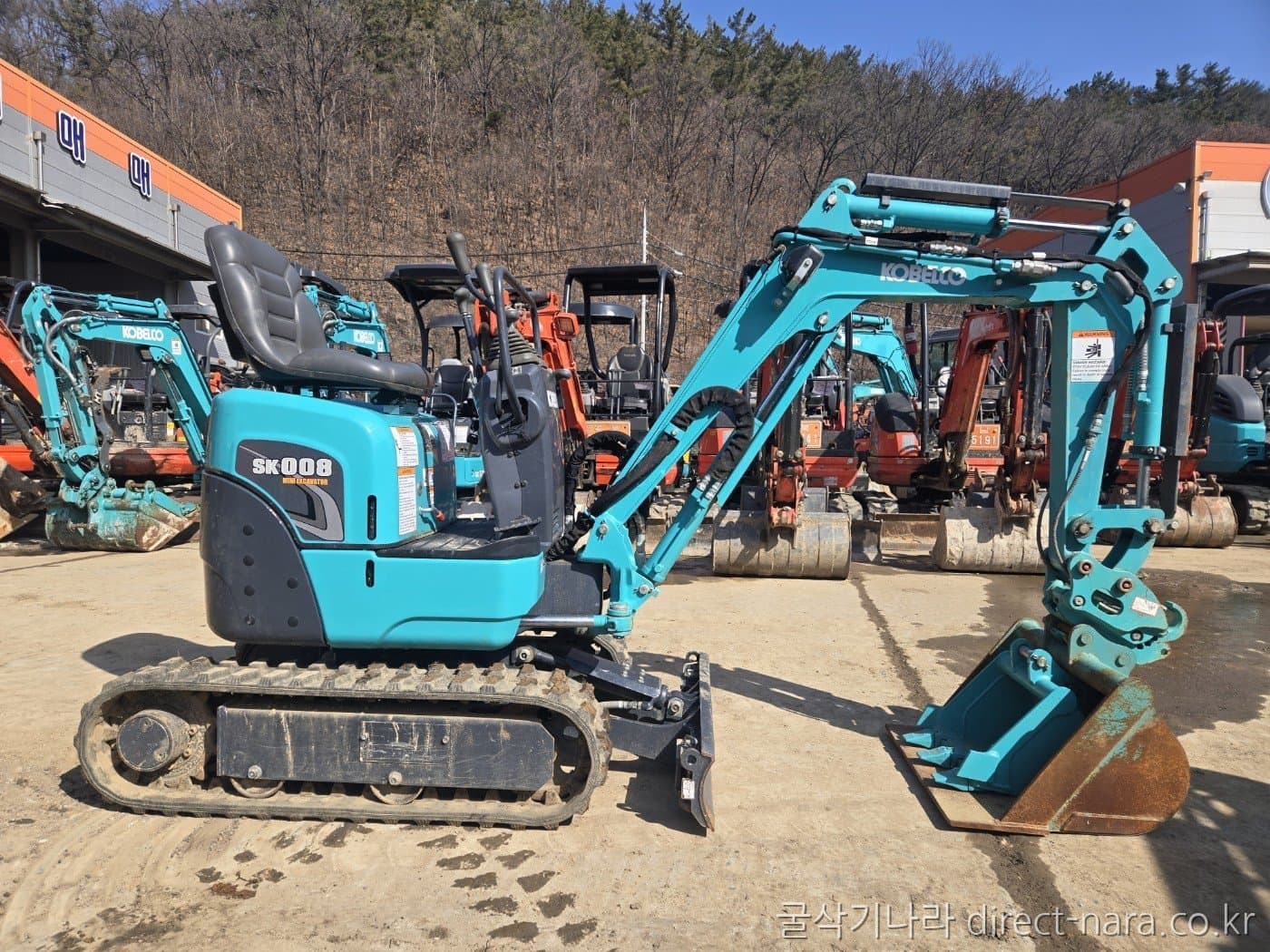 Kobelco SK008