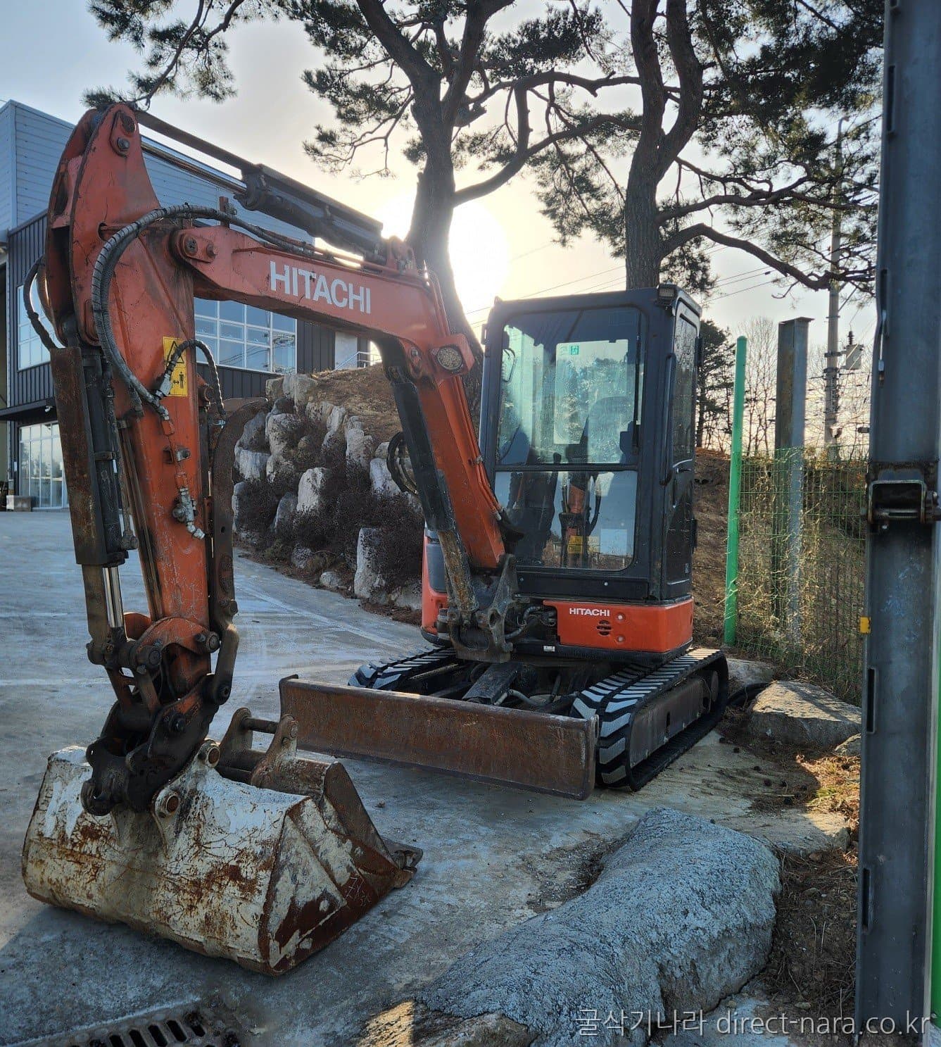 Hitachi ZX35