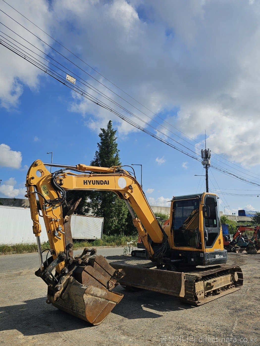 HD Hyundai R80