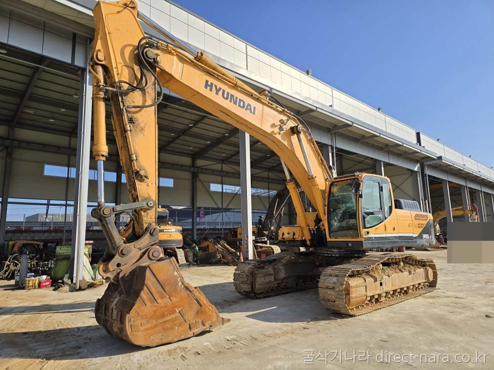 HD Hyundai R380