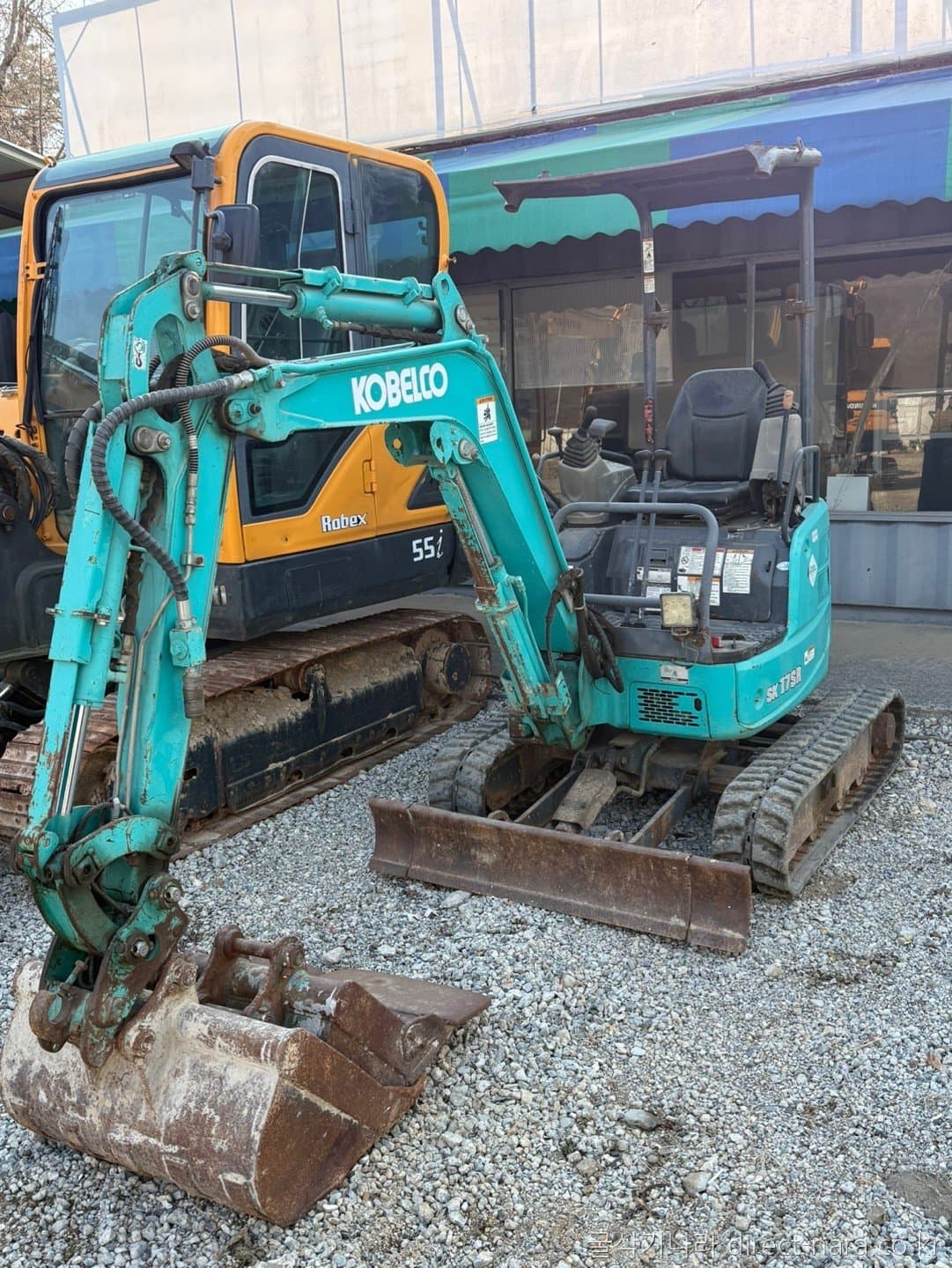 Kobelco SK17