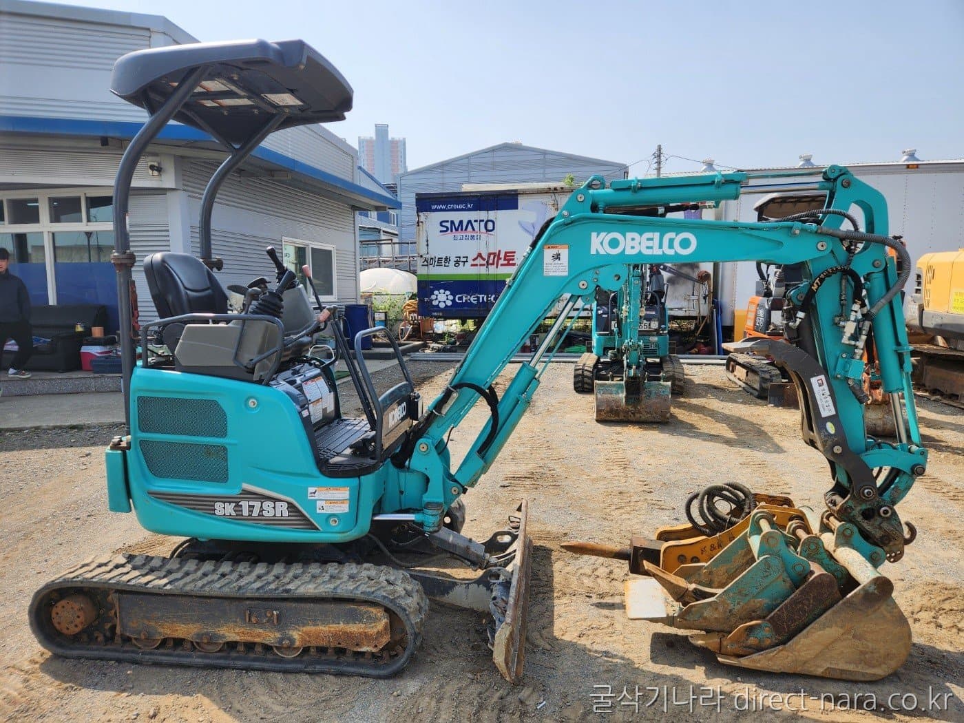 Kobelco SK17