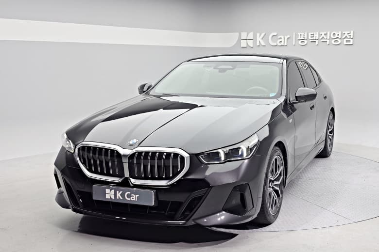 BMW 5-Series (G60), 2023