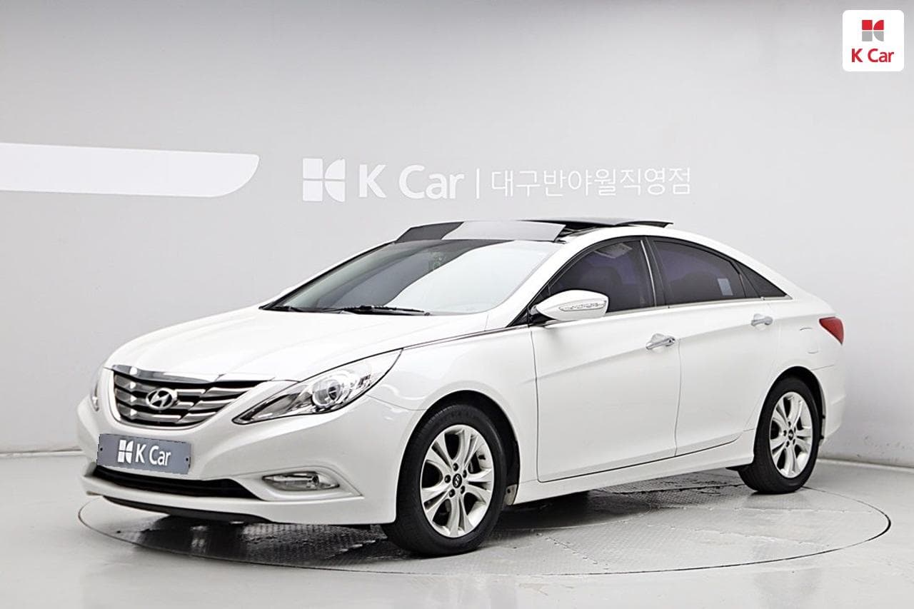 Hyundai YF Sonata, 2011